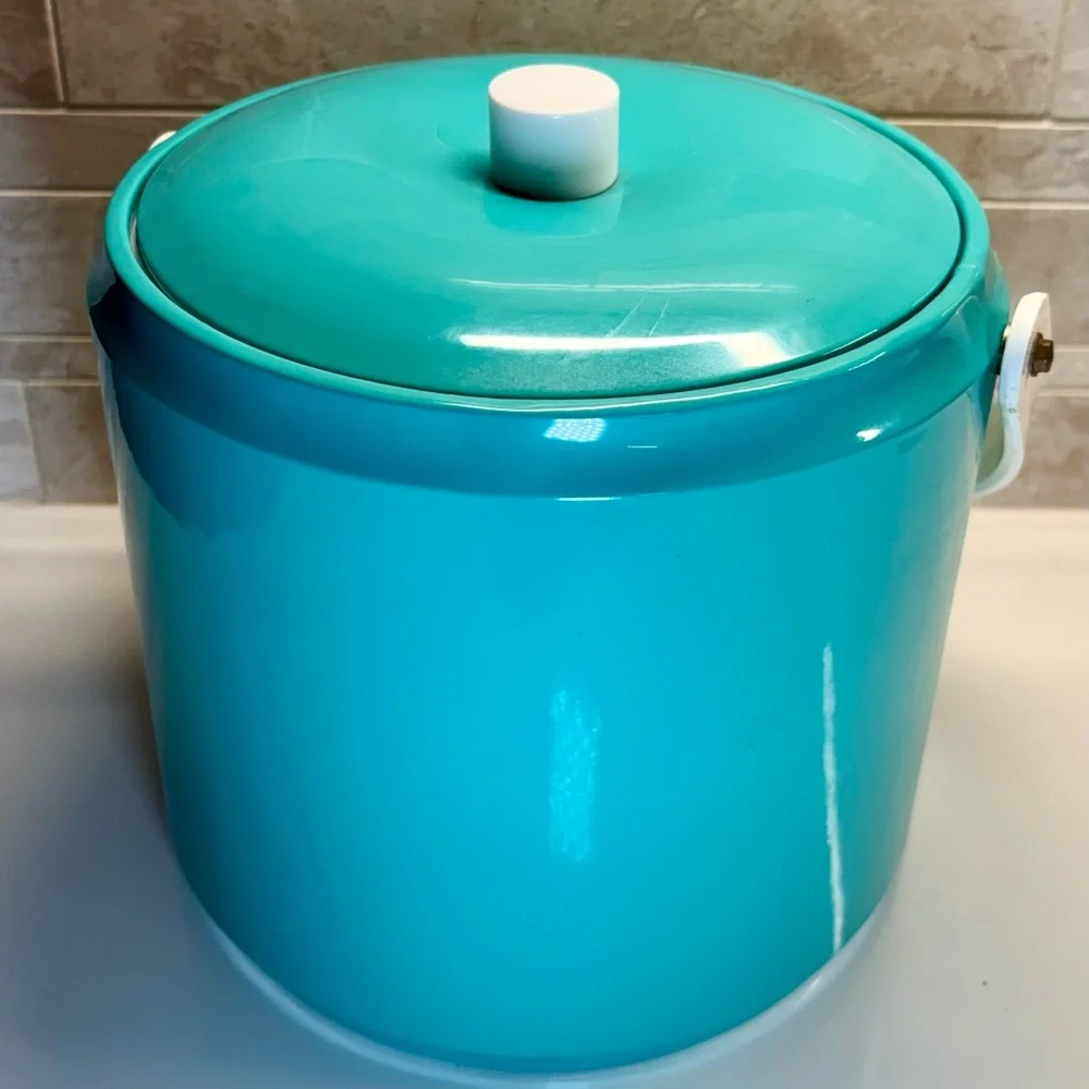 Mid Century Modern Turquoise Tiffany Blue Plastic Ice Bucket with Lid and Handle